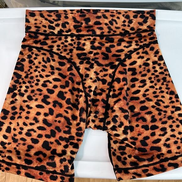 NEW $98 FREE PEOPLE we are HAH shorts Lanka XS leopard print - Picture 5 of 7